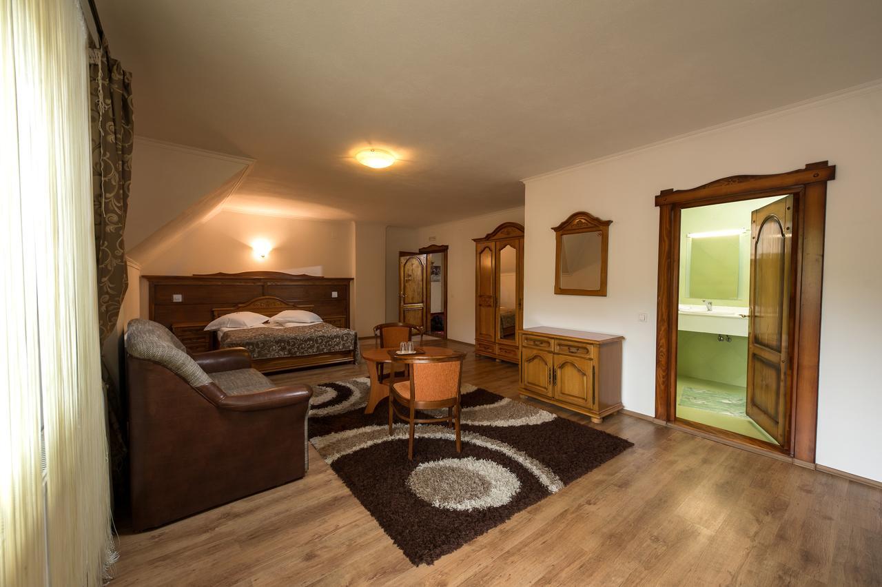 Complex Craiasa Muntilor Moieciu Hotel Felsőmoécs Kültér fotó